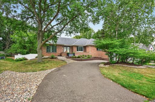 1528 Briarknoll Drive, New Brighton, MN 55112