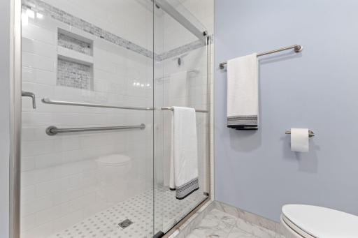 10112 Nord Avenue S, Bloomington, MN 55437