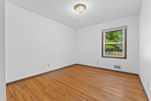 10112 Nord Avenue S, Bloomington, MN 55437