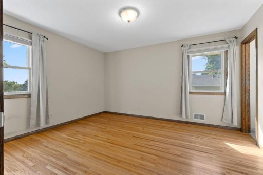 10112 Nord Avenue S, Bloomington, MN 55437
