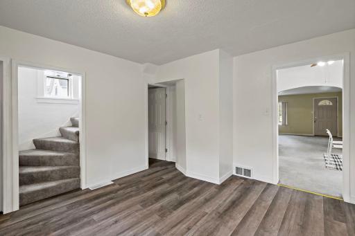 22-web-or-mls-918 Edgerton St, Saint Paul, MN_0025.jpg