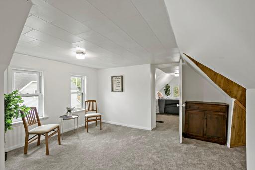 26-web-or-mls-918 Edgerton St, Saint Paul, MN_0029.jpg