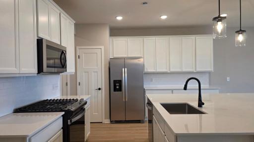 Similar Finishes (actual has quill colored cabinets)
