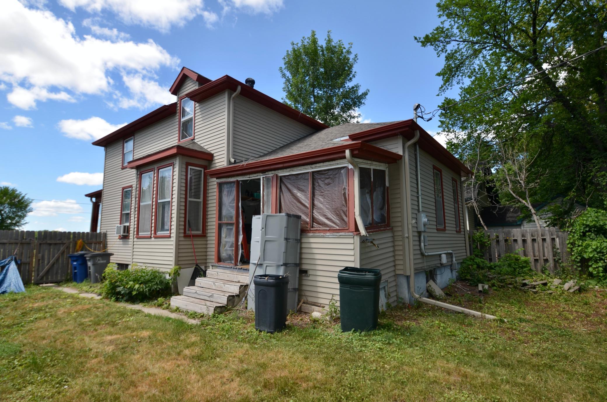 Side Exterior Back Yard.JPG