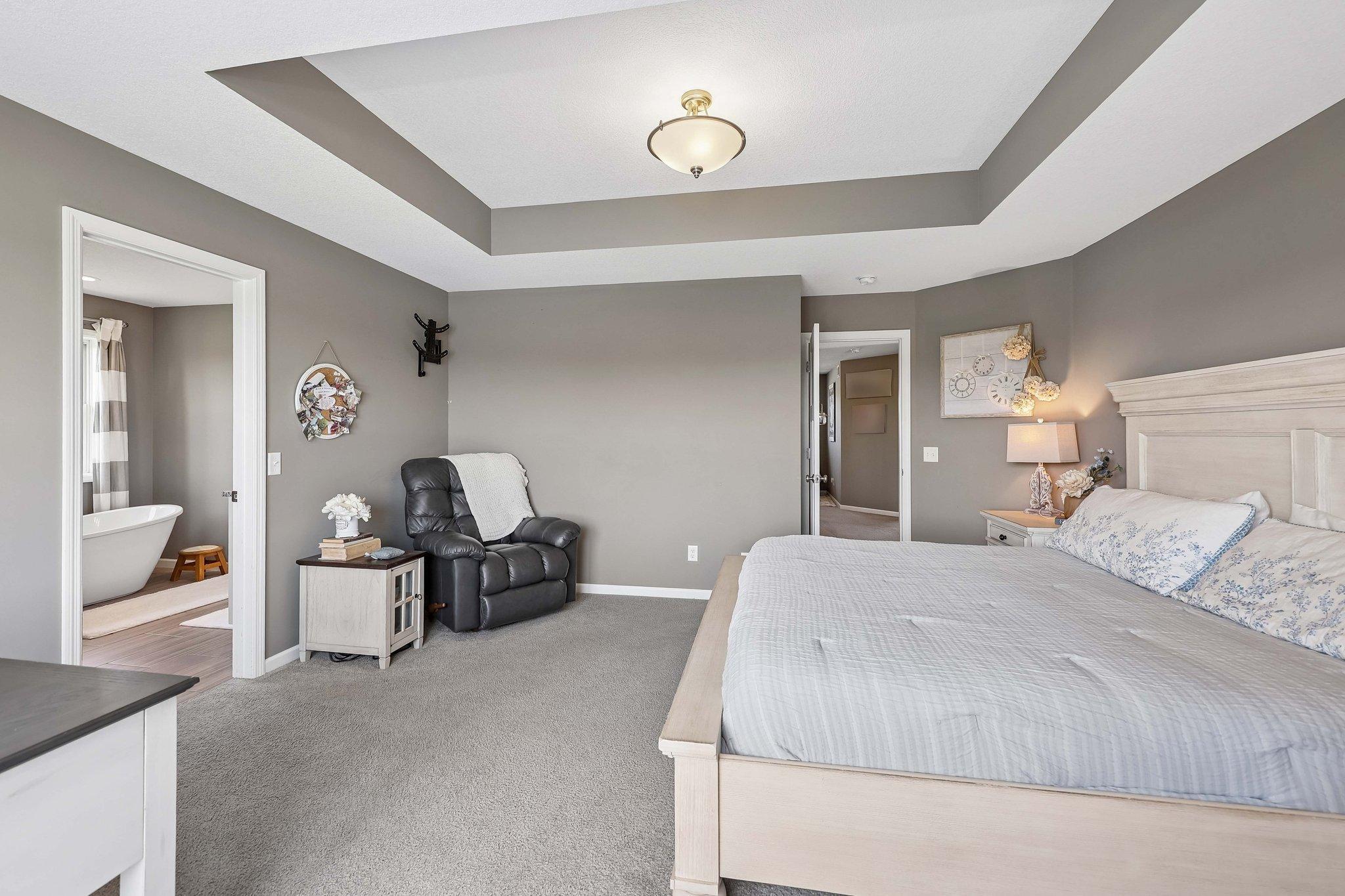 20-web-or-mls-Lever St-S1907-033.jpg