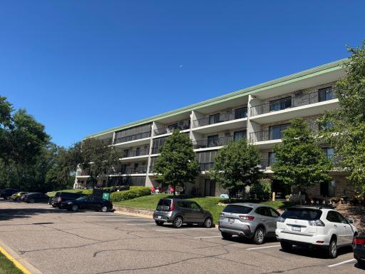 10521 Cedar Lake Road, 411, Minnetonka, MN 55305