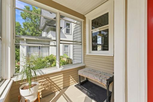 Fantastic South Minneapolis location near parks, dining, coffee, and more