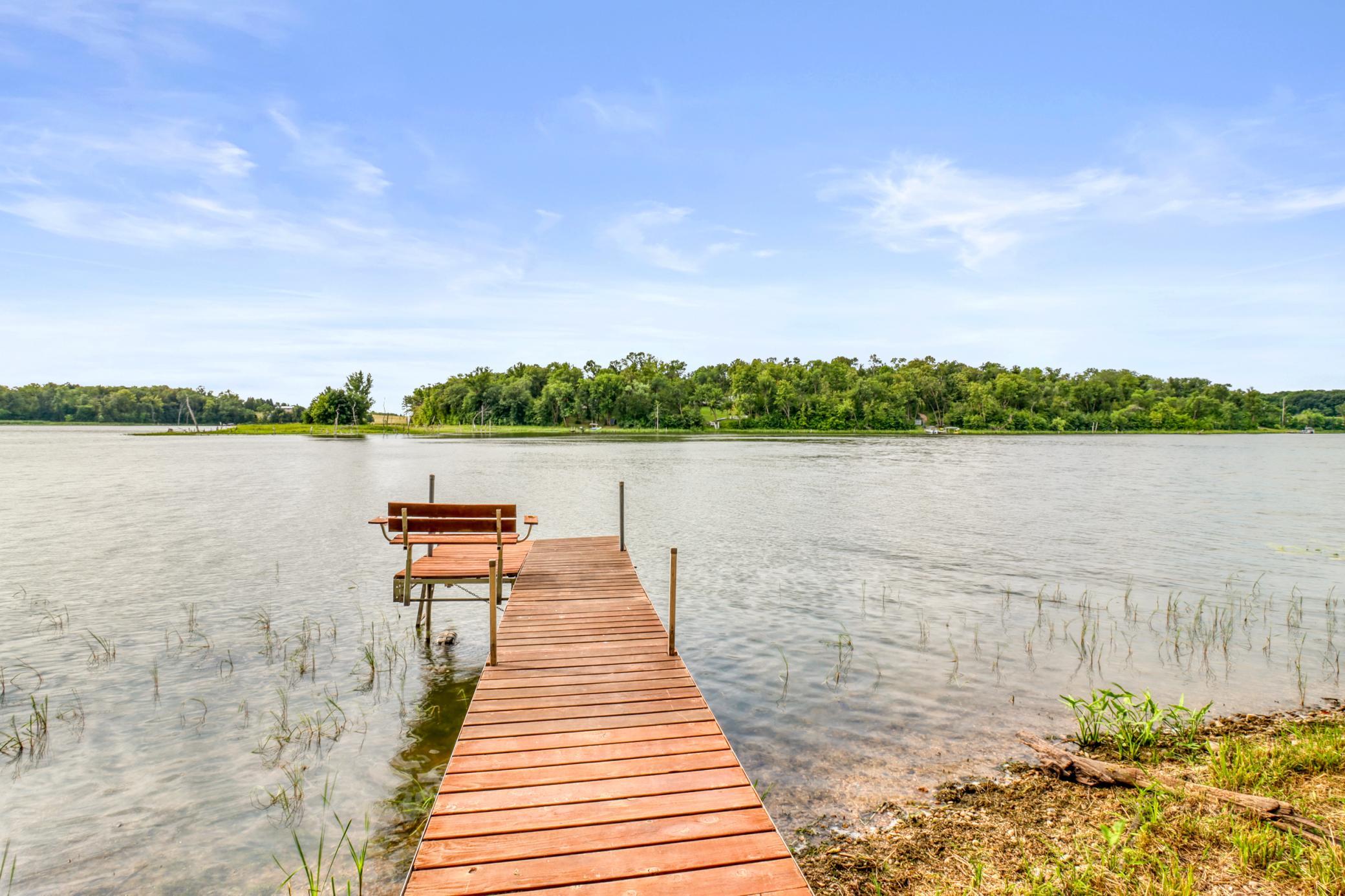 Exterior-Lake1_4.JPG