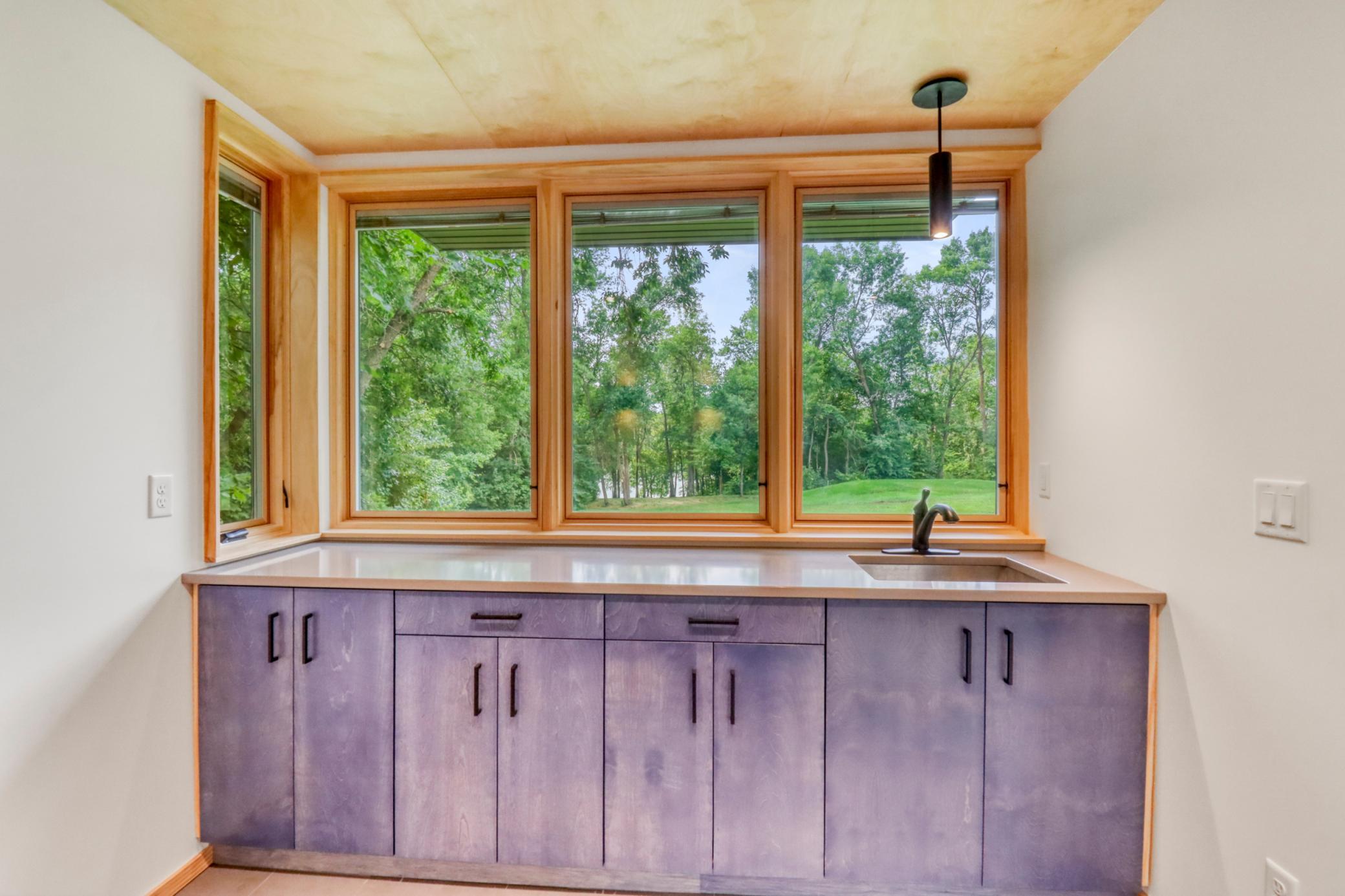 Kitchen1_0.JPG