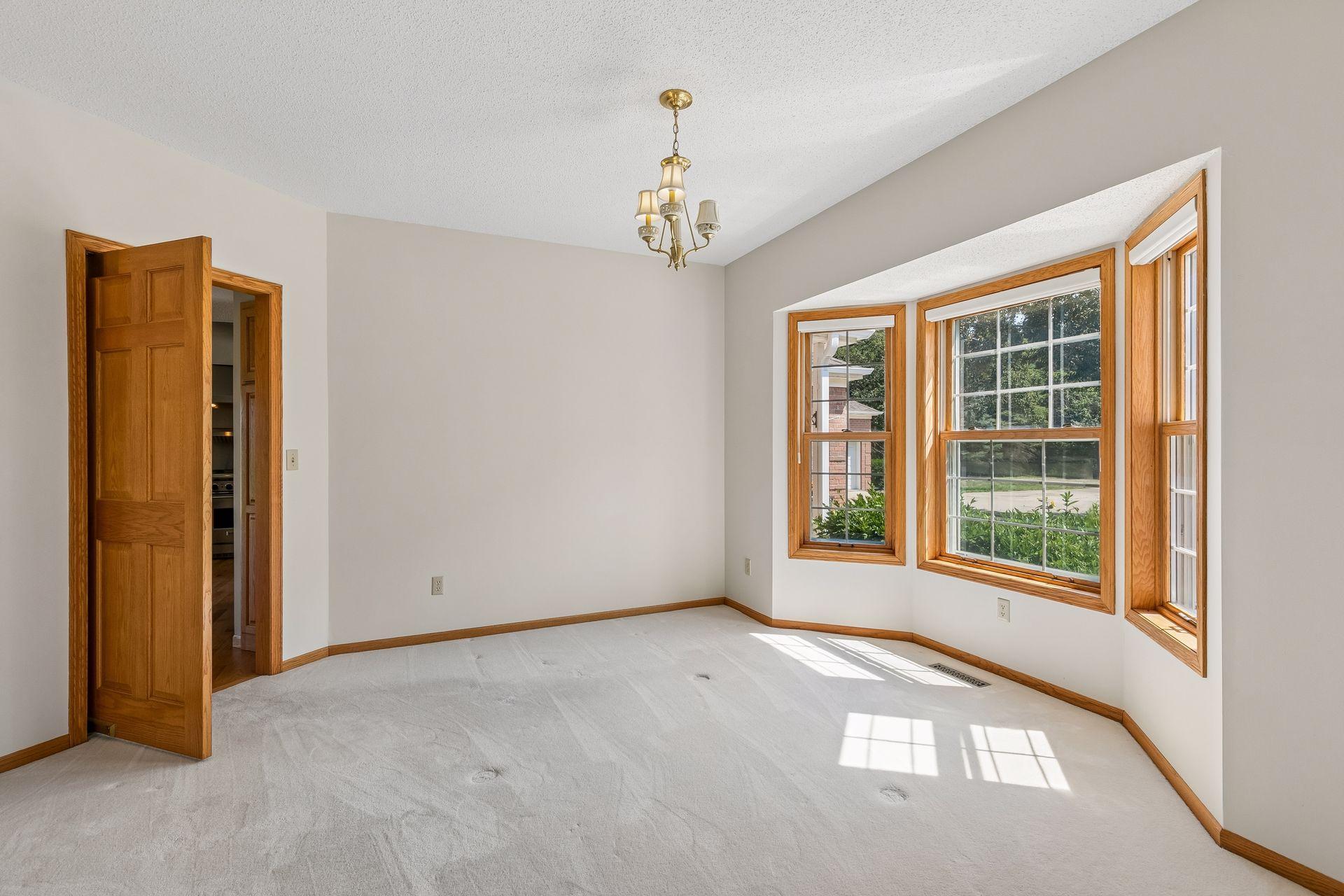 Formal dining room, grand piano room or an elegant entertaining space—the possibilities are yours!