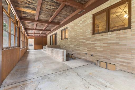 Porch with cement floor