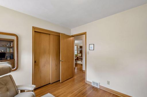 Second bedroom.