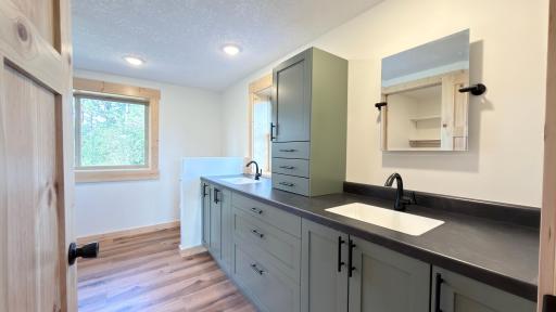 Primary En Suite