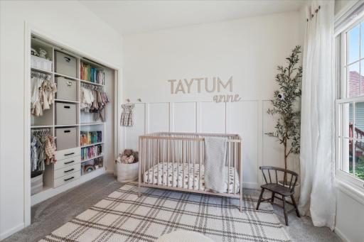 That organizing system in that closet is beautiful isn't it? PLEASE EXCLUDE THE CURTAINS.