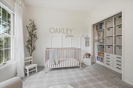 That organizing system in that closet is beautiful isn't it? PLEASE EXCLUDE THE CURTAINS. Just like the other bedroom we just visited.