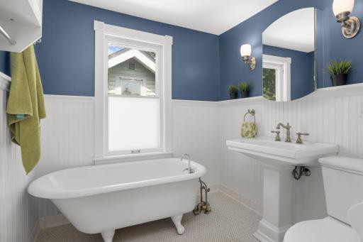 Private primary bath