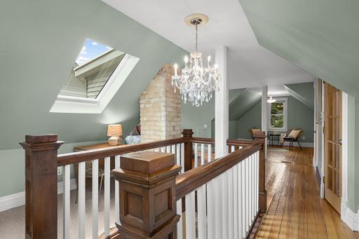 Skylight brings in natural light to a perfect nook for small office