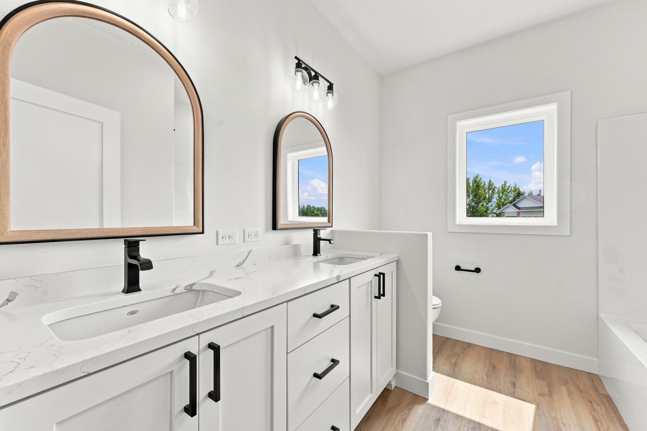 Full guest bath