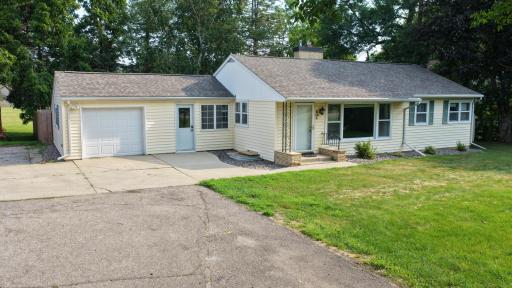 504 19th Avenue SW, Willmar, MN 56201