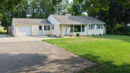 504 19th Avenue SW, Willmar, MN 56201