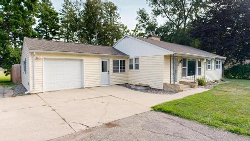 504 19th Avenue SW, Willmar, MN 56201