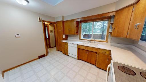 504 19th Avenue SW, Willmar, MN 56201