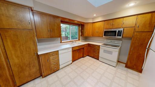 504 19th Avenue SW, Willmar, MN 56201
