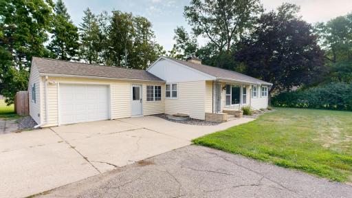 504 19th Avenue SW, Willmar, MN 56201