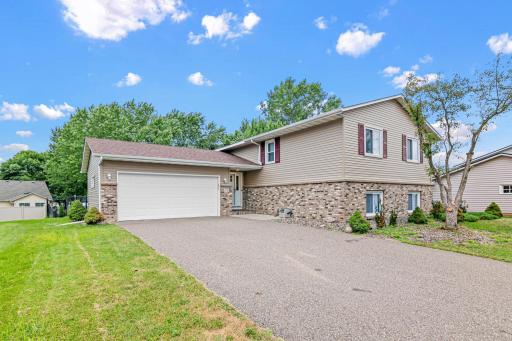 3749 Goodwin Court N, Oakdale, MN 55128