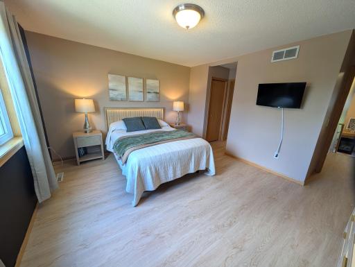 Upper Level Main Bedroom