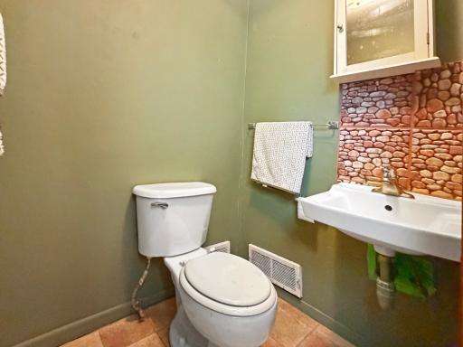 318 Clearwater Avenue NW, Bagley, MN 56621