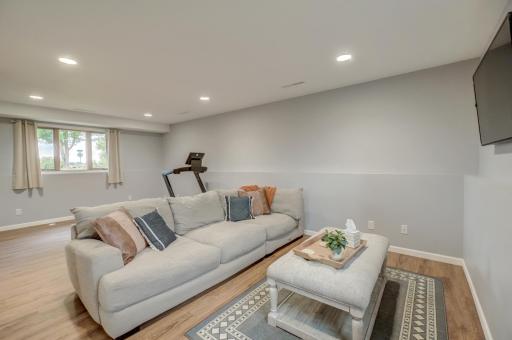 1410 Summit St-44.jpg