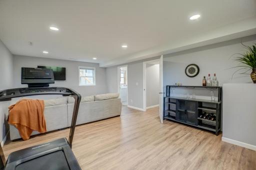 1410 Summit St-47.jpg