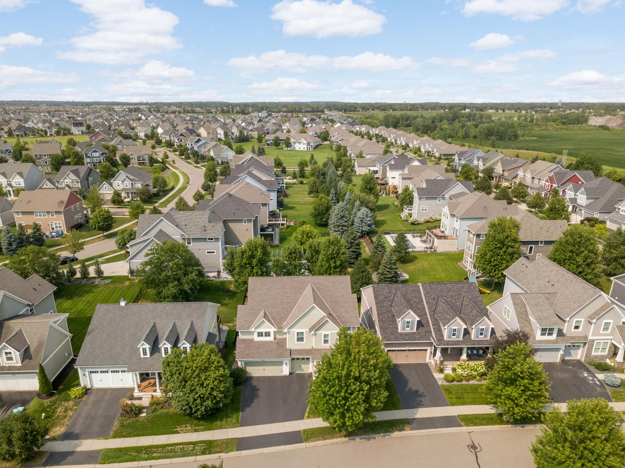 Outside of the beautiful neighborhood, you are just minutes away from shopping, dining, highway access, and so much more.