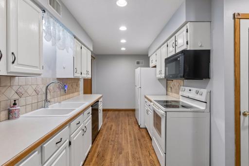 20635 Hughes Avenue W, Lakeville, MN 55044