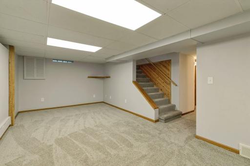 20635 Hughes Avenue W, Lakeville, MN 55044