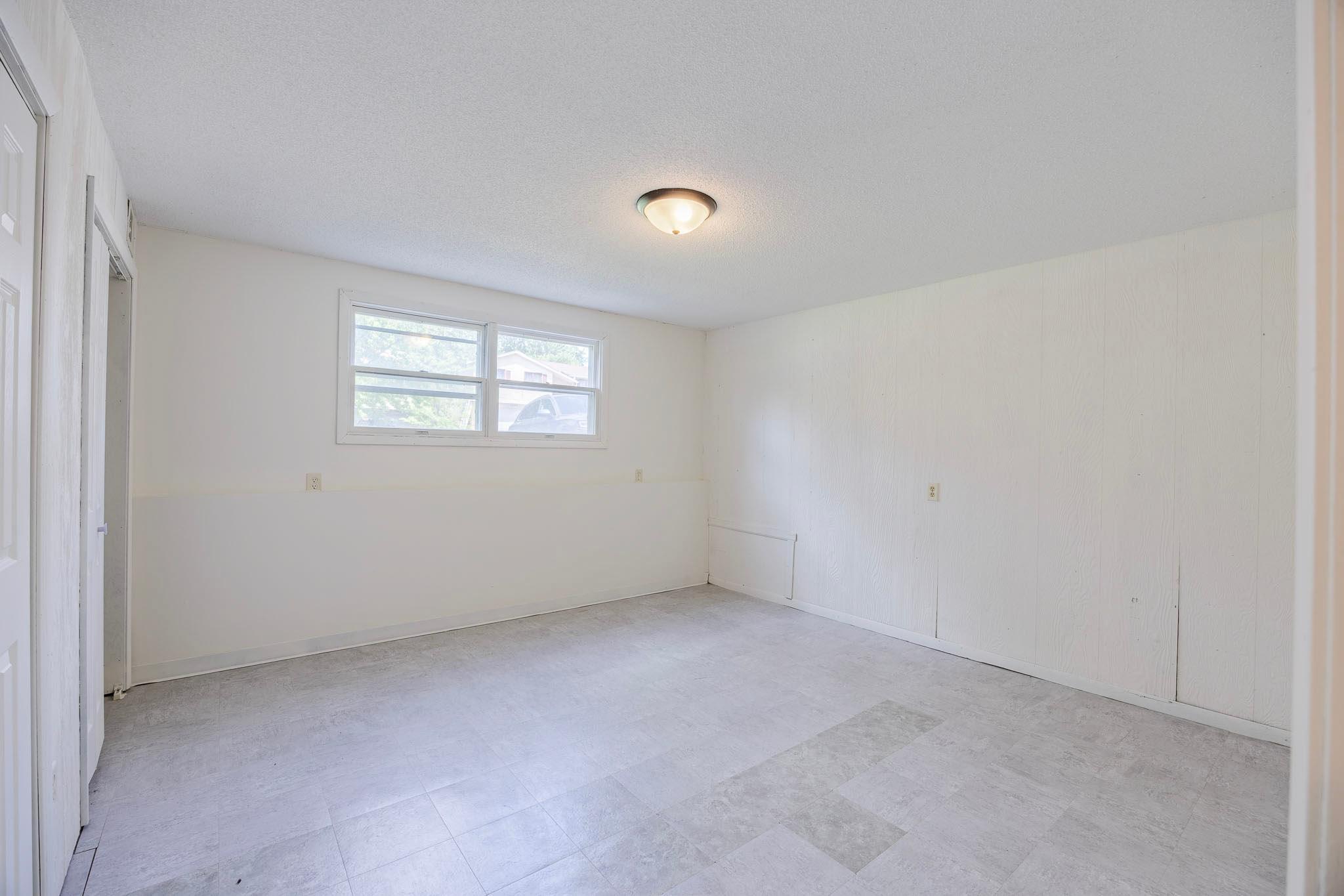 Lowerlevelbedroom3.jpg
