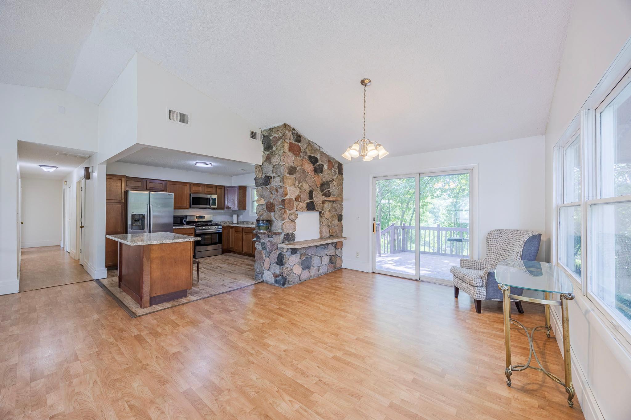 kitchen&diningroom.jpg