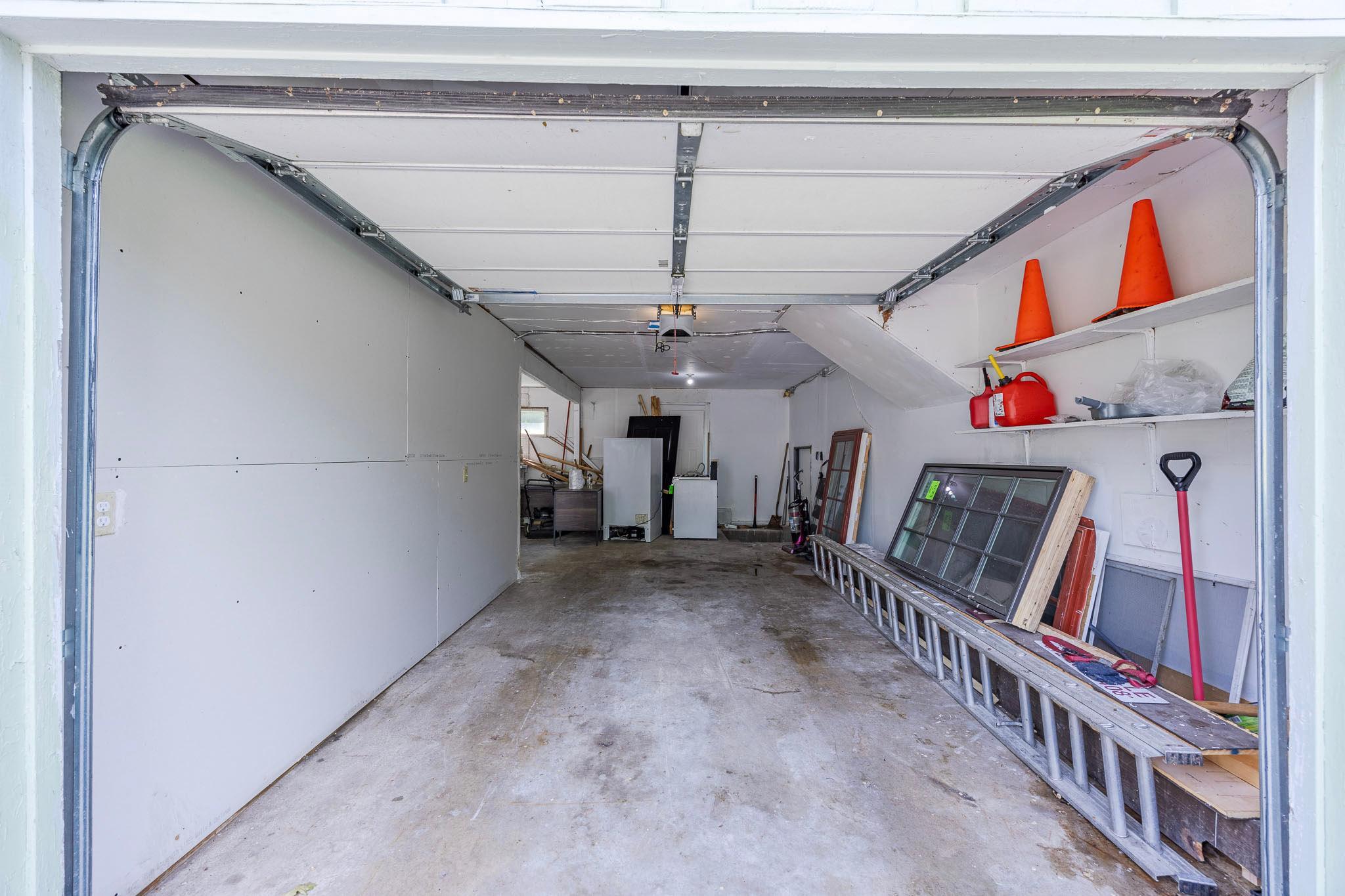 rightsidegarage.jpg