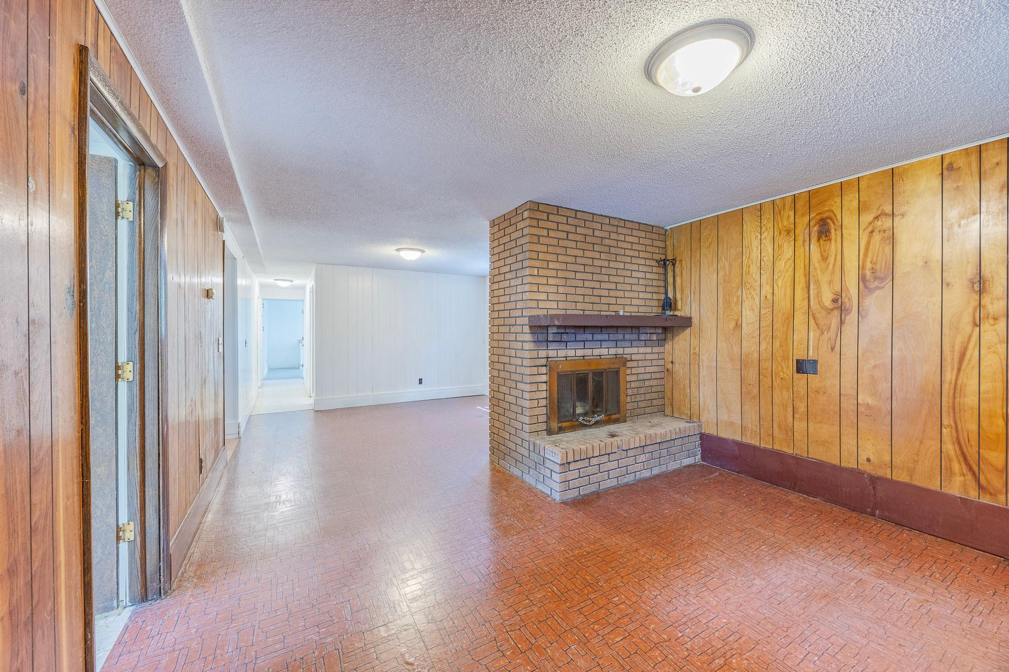 Lowerlevellivingroom.jpg