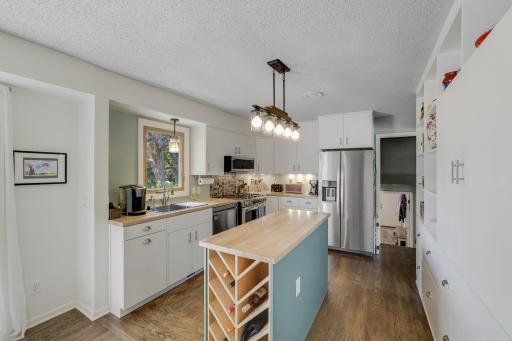 4541 Heritage Hills Circle, Bloomington, MN 55437