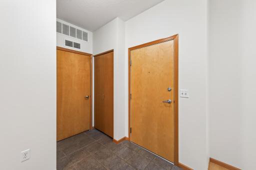 2565 Franklin Avenue, 102, Saint Paul, MN 55114