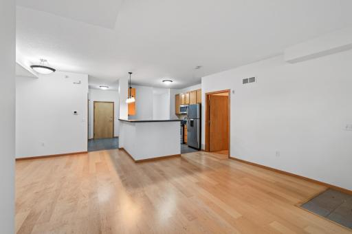 2565 Franklin Avenue, 102, Saint Paul, MN 55114