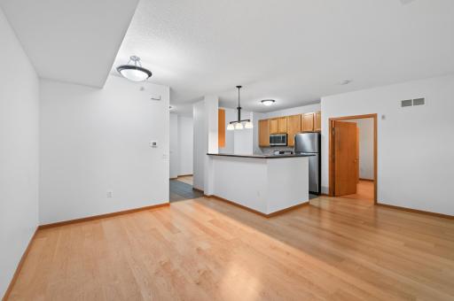 2565 Franklin Avenue, 102, Saint Paul, MN 55114