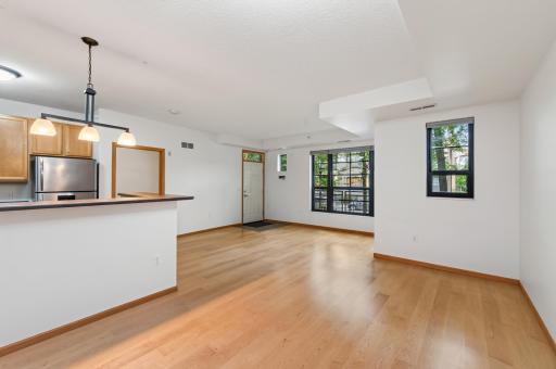 2565 Franklin Avenue, 102, Saint Paul, MN 55114