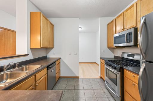 2565 Franklin Avenue, 102, Saint Paul, MN 55114
