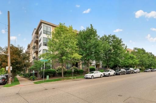 2565 Franklin Avenue, 102, Saint Paul, MN 55114