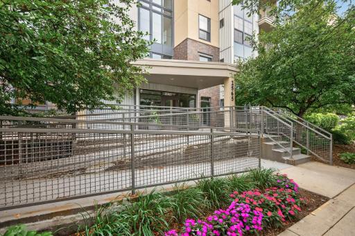 2565 Franklin Avenue, 102, Saint Paul, MN 55114