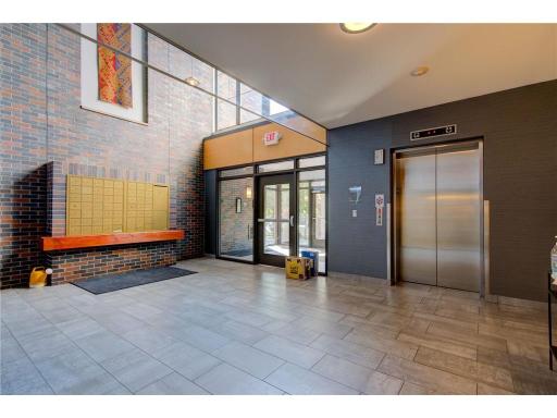 2565 Franklin Avenue, 102, Saint Paul, MN 55114