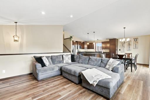 5 interior family room.jpg